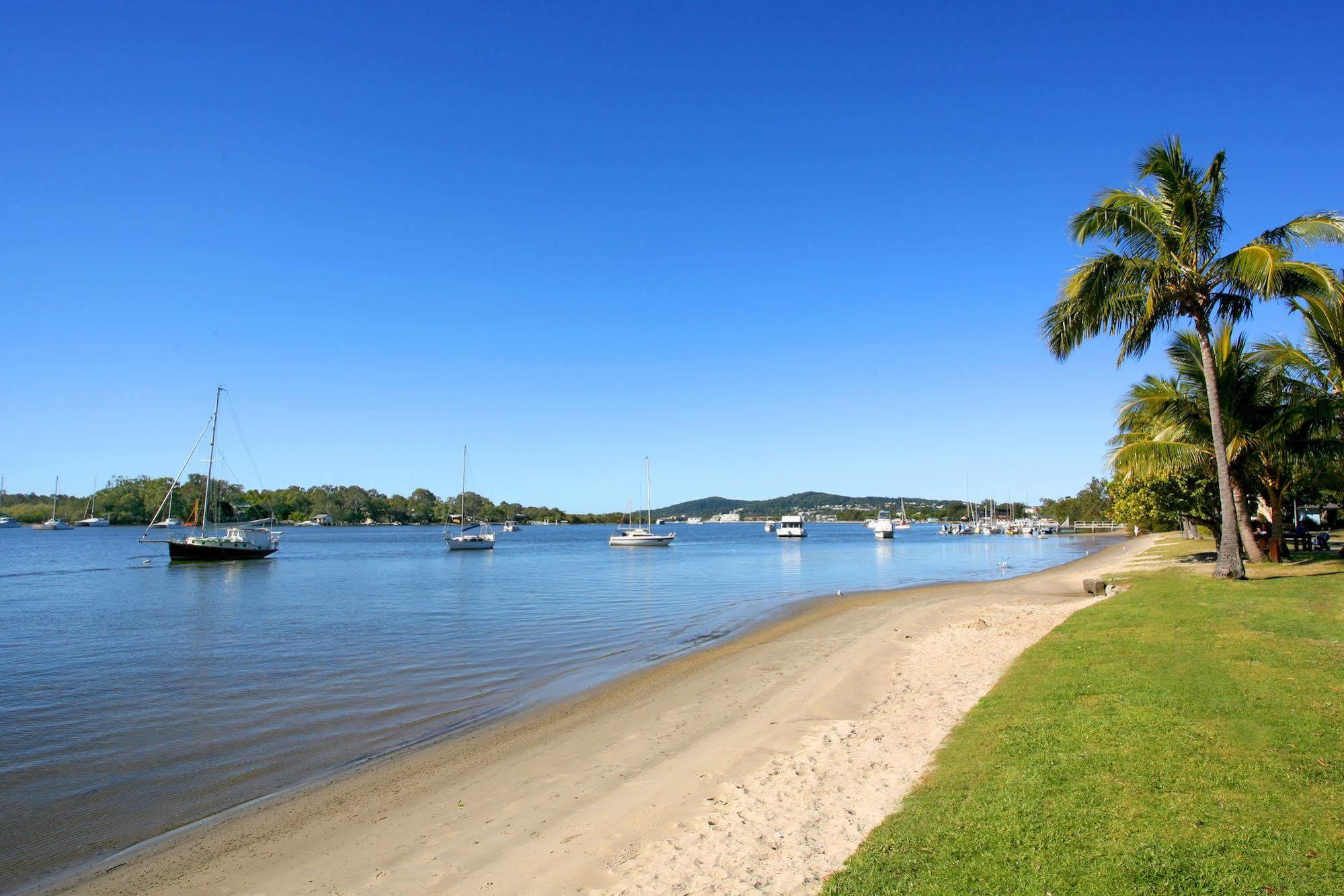 Regency Waterfront Noosa Aparthotel Noosaville Exterior photo